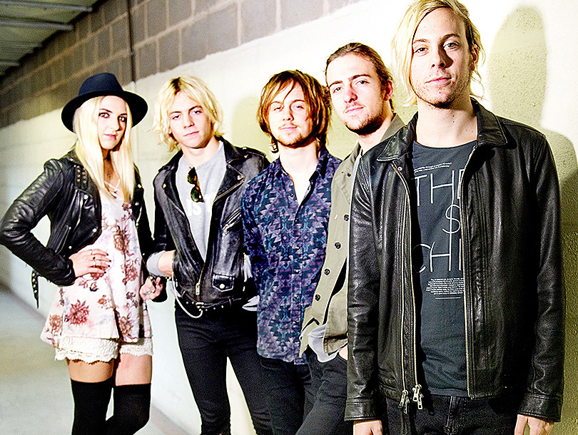 Riker Lynch Spills NYE Details, Talks Future Acting Plans, Crazy R5 Tour Moments ... and "Nasty" Showers?!