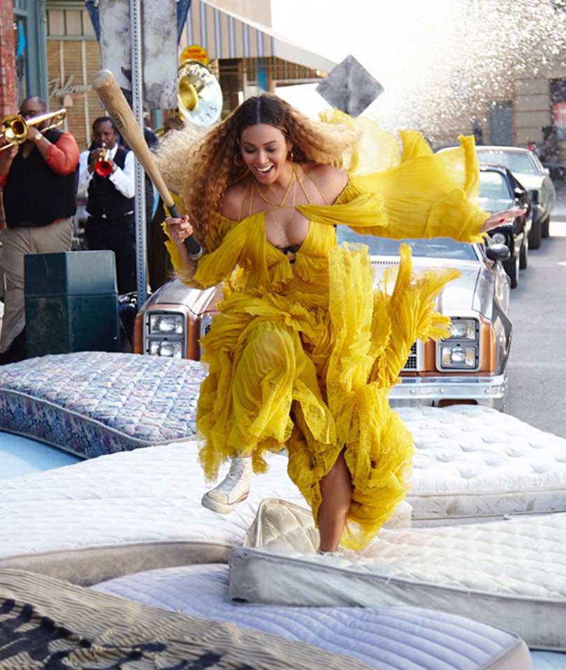 Beyonce Reveals BehindtheScenes "Lemonade" Pics, Appears in Rare