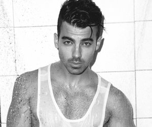 Jonas Talks Hudgens' Nude Photo Scandal, Porn Obsession!