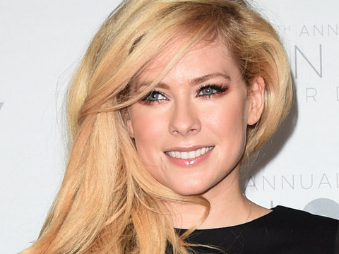 The Crazy Avril Lavigne Conspiracy Theory That Lit Up Twitter | toofab ...
Avril Lavigne