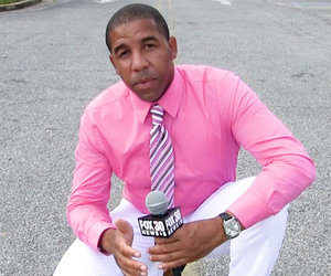 'I'm Officially Retarded': Fox News Reporter Picks Up Rattlesnake