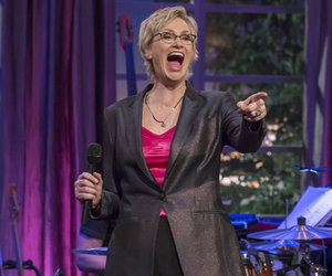 Jane Lynch Teases 'Hilarious' Cast of 'This Is Us' on 'Hollywood Game Night'