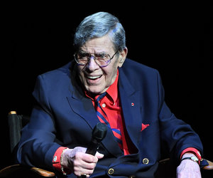 Hollywood Stars, Comedians Mourn Death of Comedy Icon Jerry Lewis