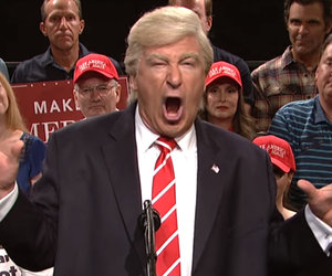 Baldwin Spoofs Trump's Nutty Arizona Rally on 'SNL's Weekend Update: Summer…