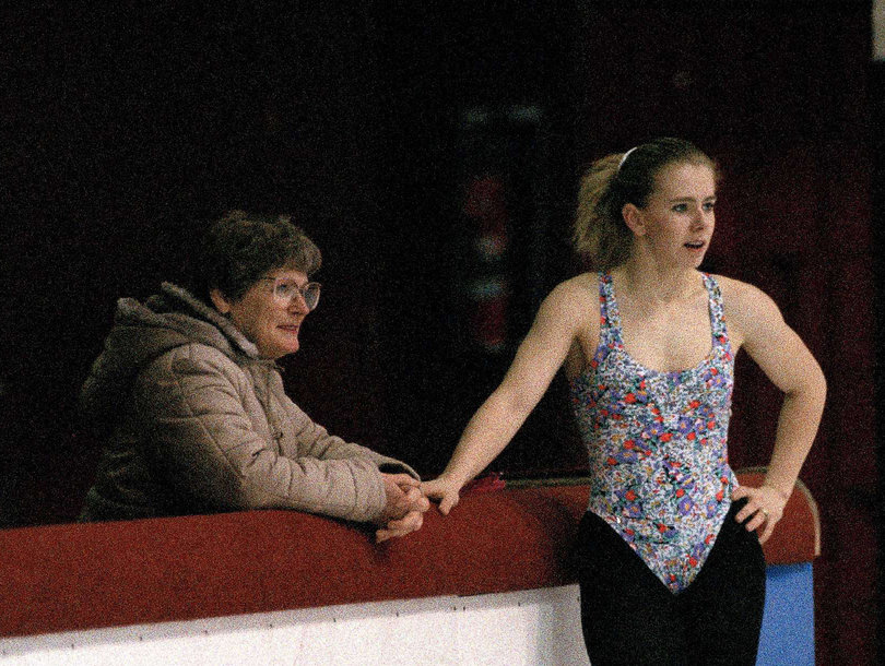 Tonya Harding's Mom Disputes Knife Throwing Incident Depicted in 'I